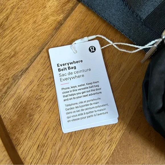 Lululemon Everywhere Belt Bag 1L in Black - Picture 5 of 9